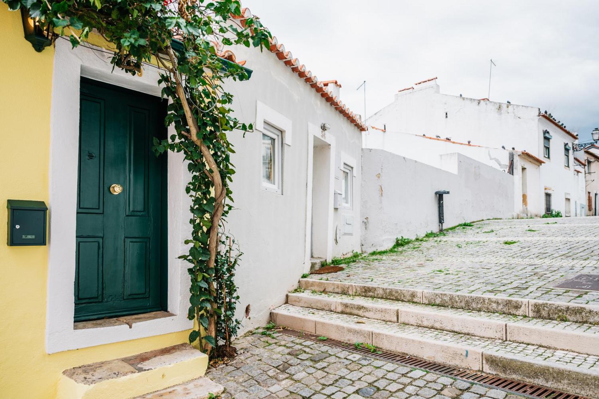 Cozy Yellow House Bairro Alto Holiday home *