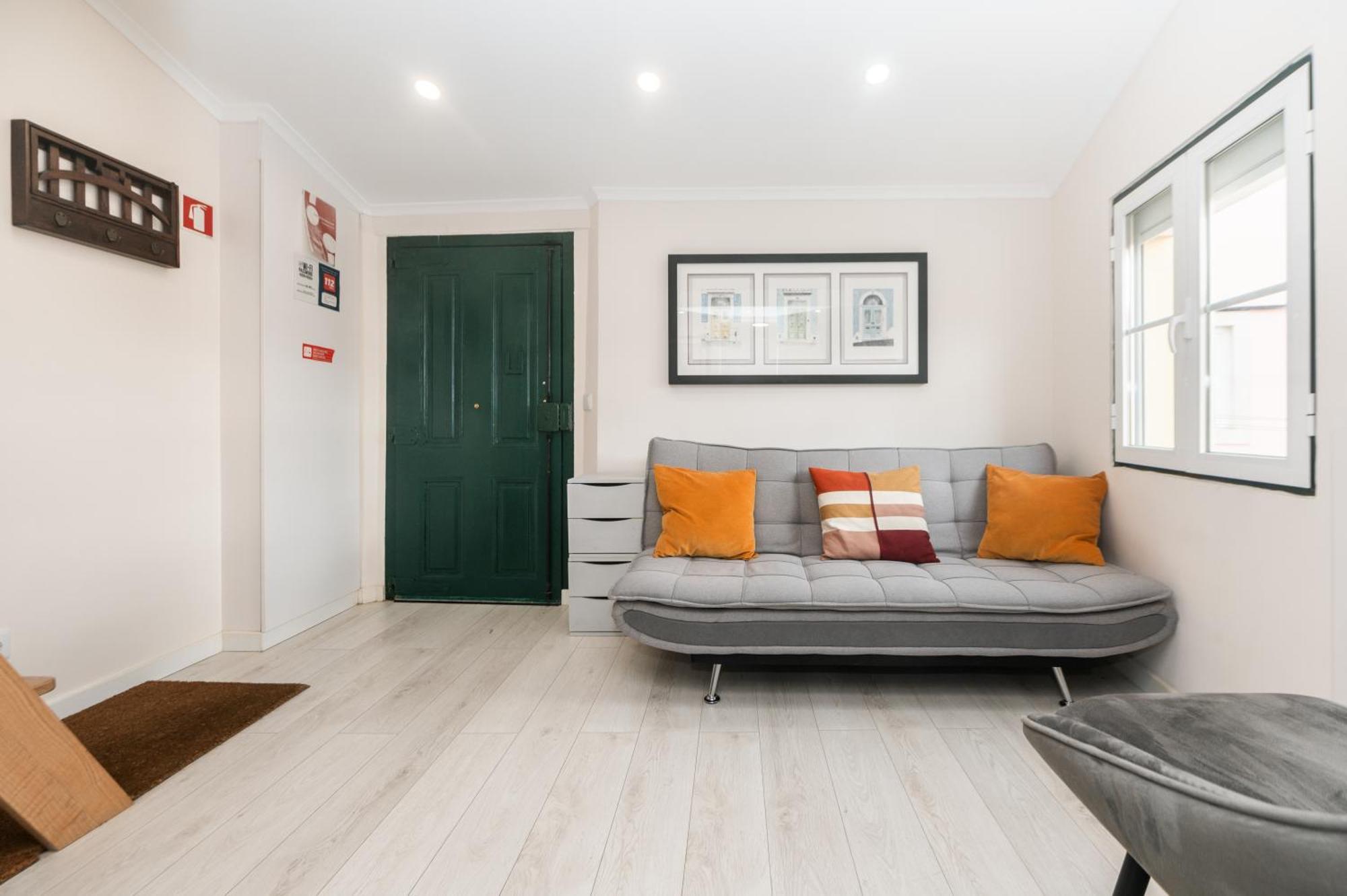 Cozy Yellow House Bairro Alto Holiday home