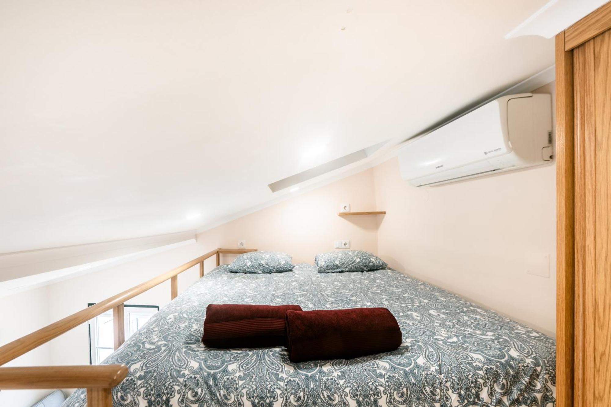 Cozy Yellow House Bairro Alto Holiday home