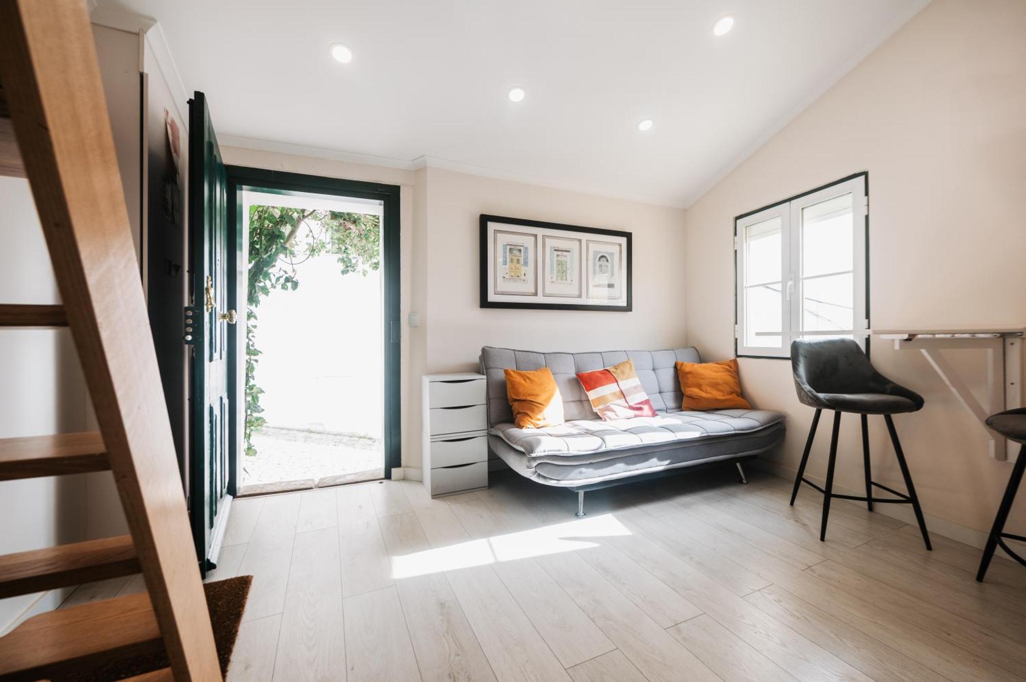 Cozy Yellow House Bairro Alto Holiday home *